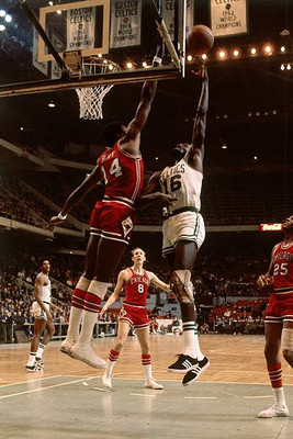 Satch Sanders Boston Celtics Shoots A Layup 1972 Old Basketball Photo