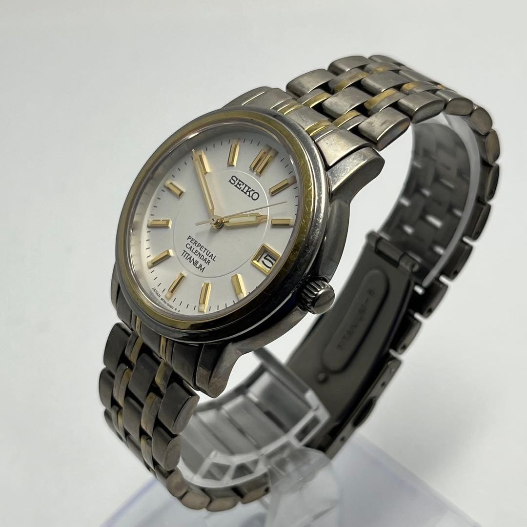 Seiko Perpetual Calendar Watch 8F32-00A0 White Dial Titanium