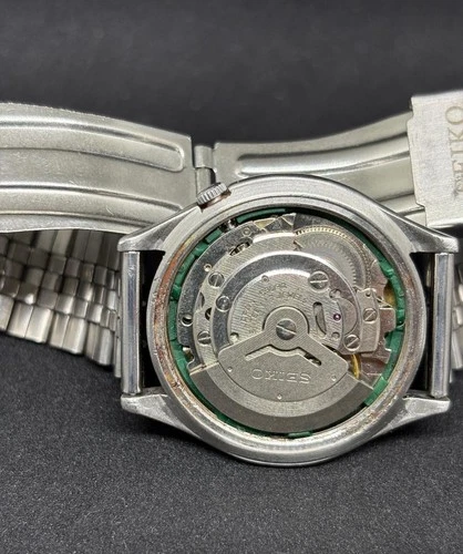 Vintage Seiko 5 Automatic Day/Date Japanese Men's Wrist Watch image 7