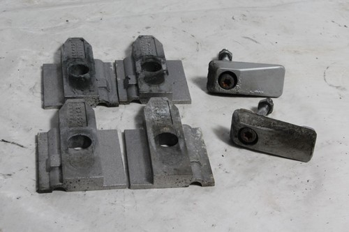 Kettenradaufnahme Schwingenlager Einstellblöcke links BMW F 650 GS R13 04-08