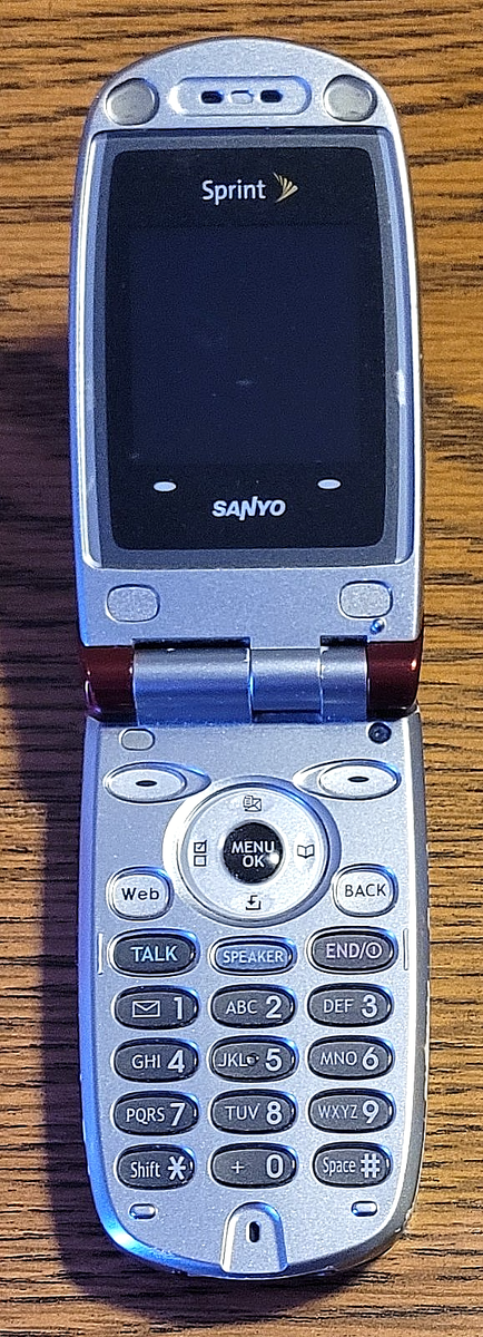 Sanyo VI-2300 - Red and Silver ( Sprint ) Flip Phone - READ / Very