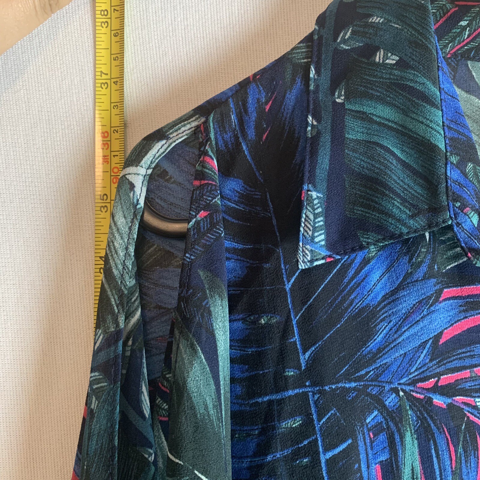 Apricot Leaf Pattern Shoulder Split Sheer Up Butt… - image 15