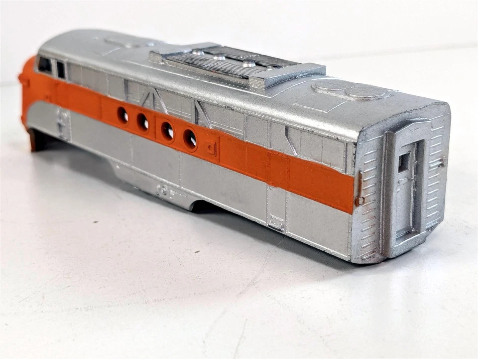 Cary Locomotive Works FT A Western Pacific Body Diesel Locomotive HO Scale - Image 4 of 4
