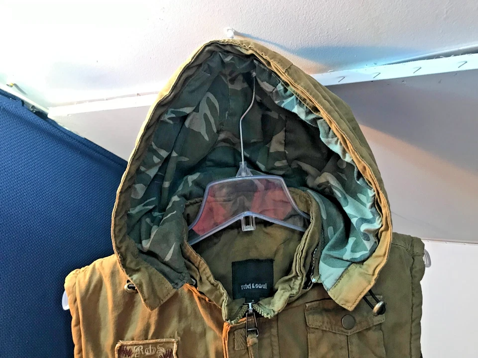 REBEL & SOUL ~ CHALECO DE FOTÓGRAFO CON CAPUCHA EXTRAÍBLE MUJER TALLA MEDIANA Foto 4 de 4