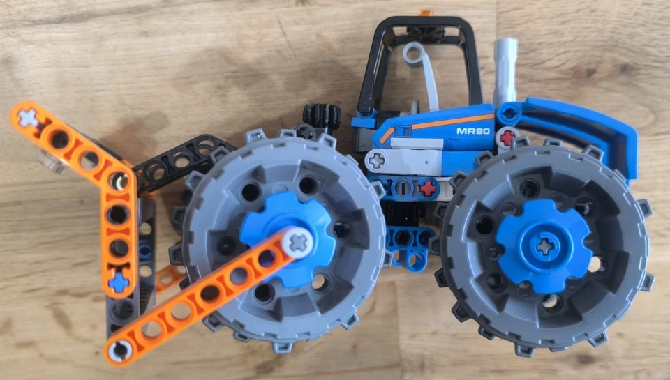 LEGO Technic 42071 Dozer Compactor, photo 3 sur 4