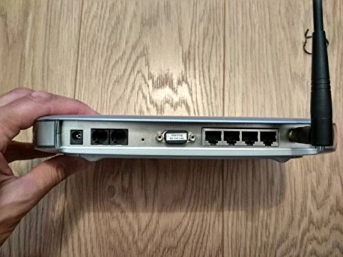 Netgear wireless router with built-in dual Linksys PAP2T VOIP ATA adapter - Image 4 of 4