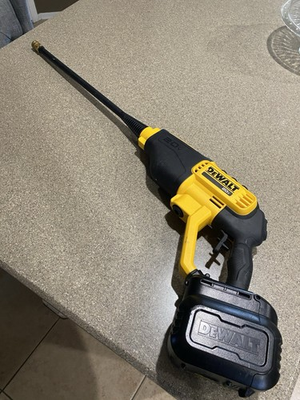 #ad DEWALT 20V MAX 550 PSI Cold Water Pressure Washer Tool only DCPW550B $60.00