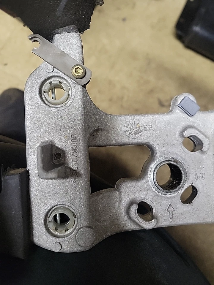 Виниловый руль GM BLEMISHED OEM Sable Leader 1998-02 Oldsmobile Intrigue - Изображение 4 из 4