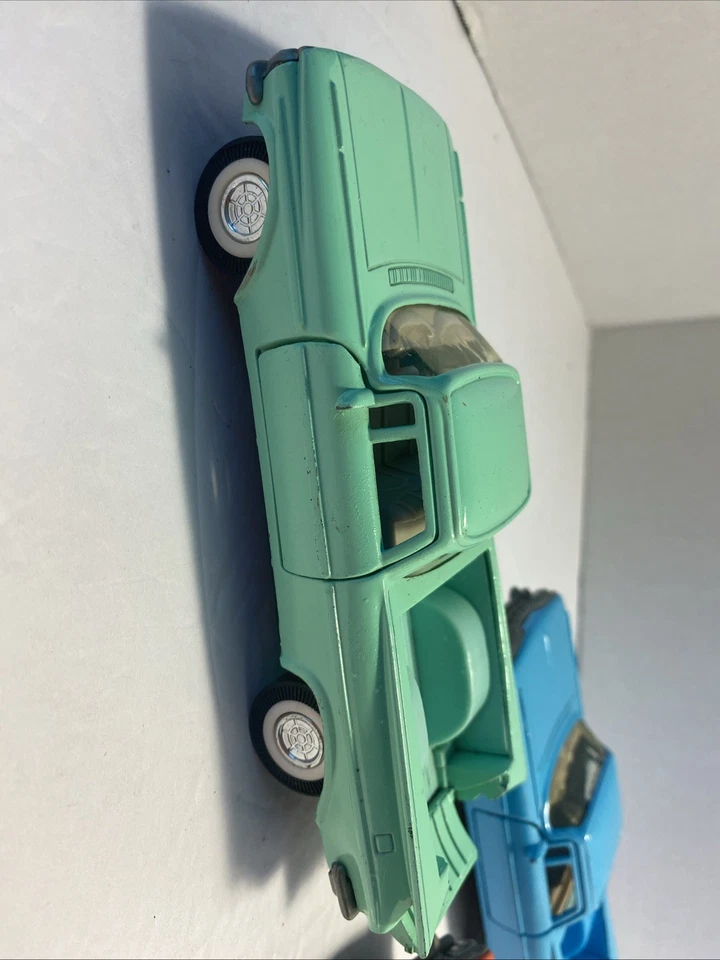 1996 Lot of 3 Tootsie Toy Hard Body '59 Chevy El Camino Green, Red & Blue 1:32 - Image 3 of 4