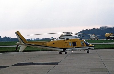 ORIGINAL Flugzeugdia - Agusta A.109 ZE411 @ MAN 1989 (A078)