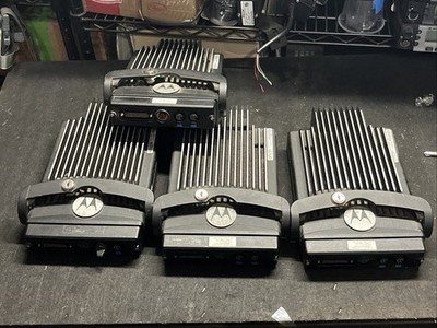1x Motorola XTL5000 VHF 110watt Radio M20KTS9PW1AN