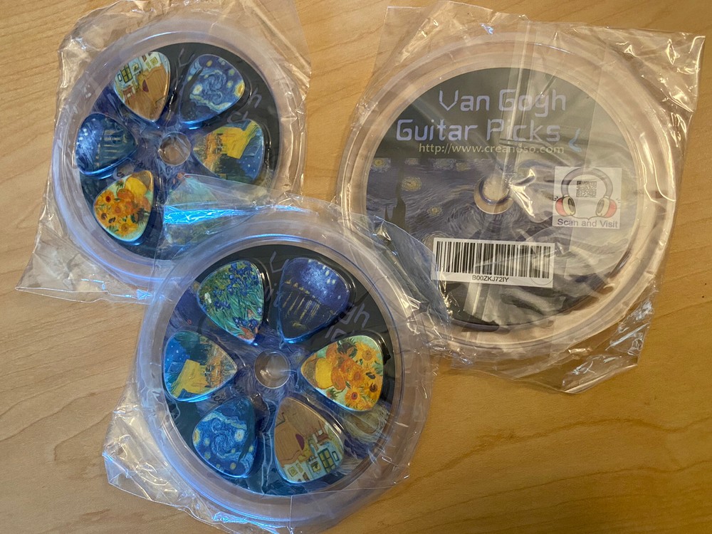 36-Pack Medium Gauge 0.71mm Guitar Picks Featuring Vincent Van Gogh Art Designs
