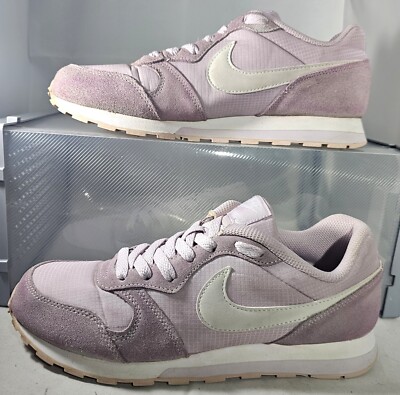 Nike Youth's MD Runner2 BQ8271-500 Iced Lilac/White Size 5.5Y
