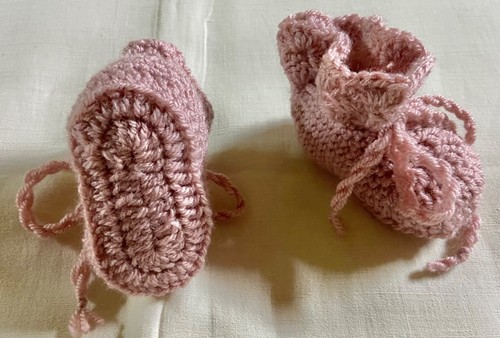 Babbucce Scarpette Artigianali Fatte Interamente A Mano Con l’uncinetto - Neonat - Foto 23 di 24