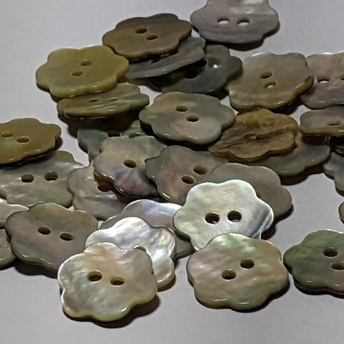 Natural Shell Flower Shaped Buttons 11mm and 15mm, Choice of Pack Sizes - Picture 8 of 8
