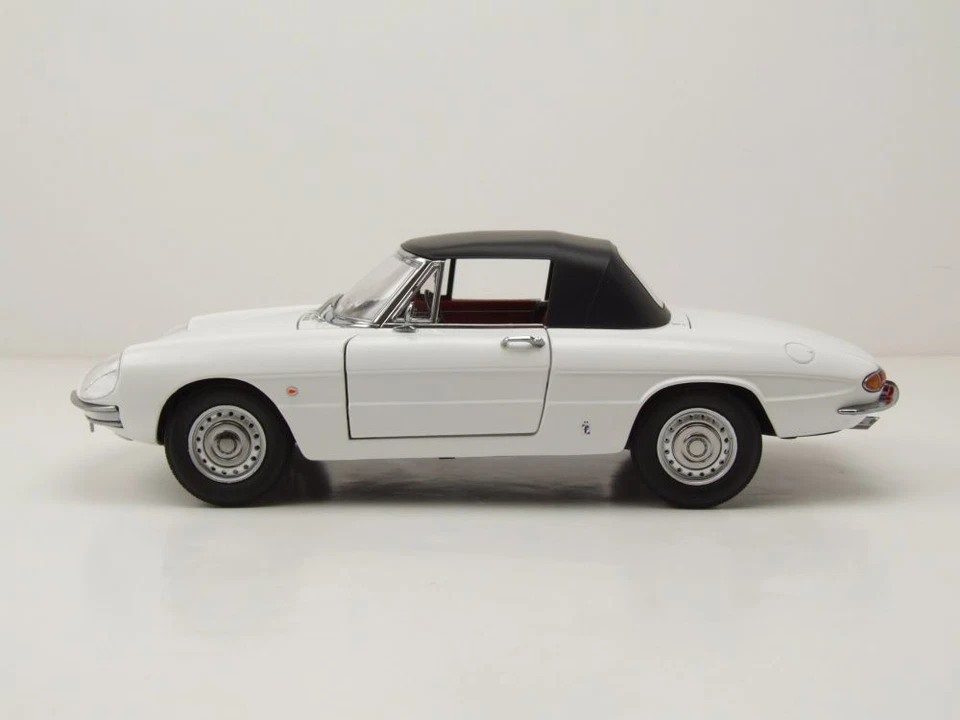 Alfa Romeo 1600 Duetto Spider 1966 Bianco Modellino 1:18 Auto Da Collezione - Immagine 3 di 4