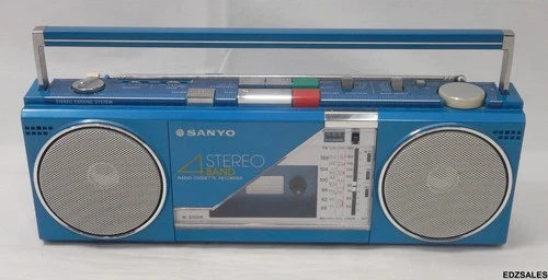 Sanyo Vintage M-S300k Blue Stereo 4-Band Radio Cassette Recorder