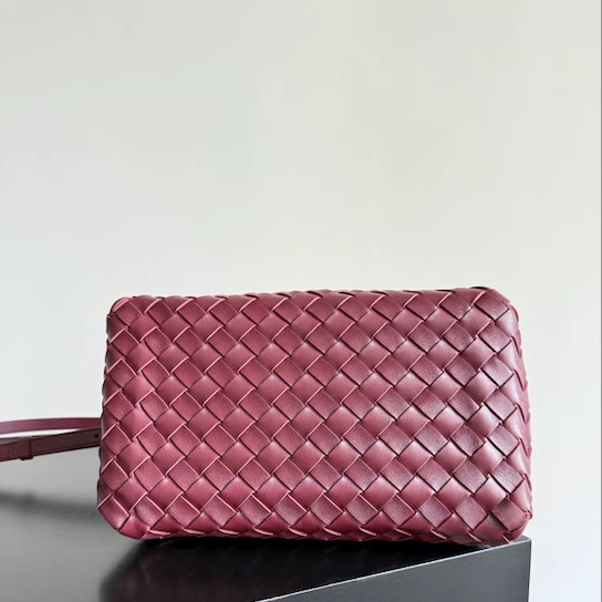 Auténtico bolso de hombro de cuero Bottega Veneta Intrecciato dorado borgoña herrajes Foto 4 de 4