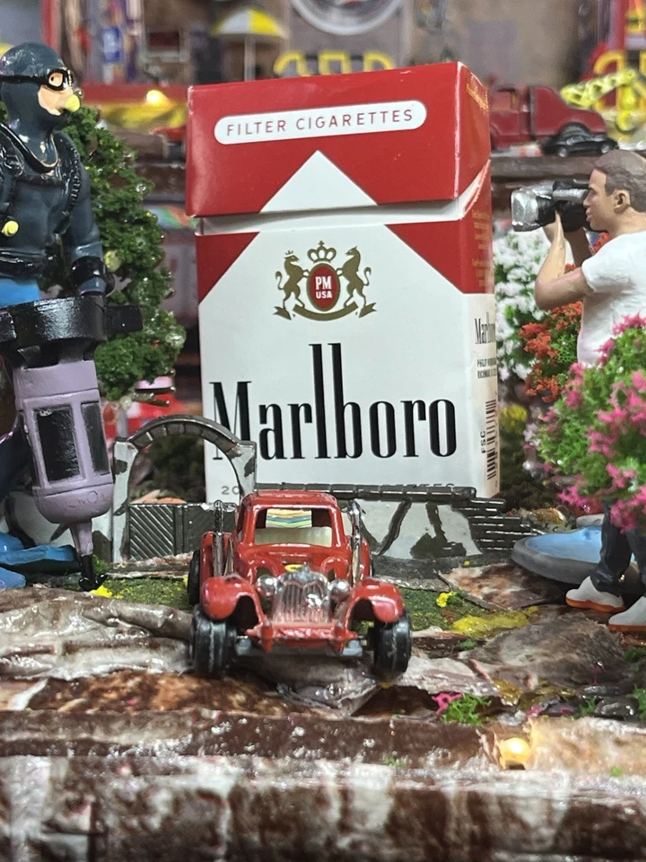 Camioneta Ford Zylmex D18 roja diecast 1:64 usada excelente estado HK Foto 3 de 4