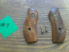 New England R73 .32 H&R Magnum Grips W/Medallion & Screws