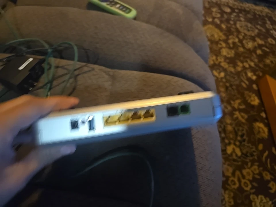 Módem router inalámbrico CenturyLink ActionTec C1000A VSDL2 4 puertos PROBADO Foto 4 de 4