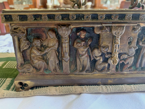 Antq Gothic Medieval Revival Biblical scenes Reliquary Bronze casket/jewelry Box - Foto 3 di 21