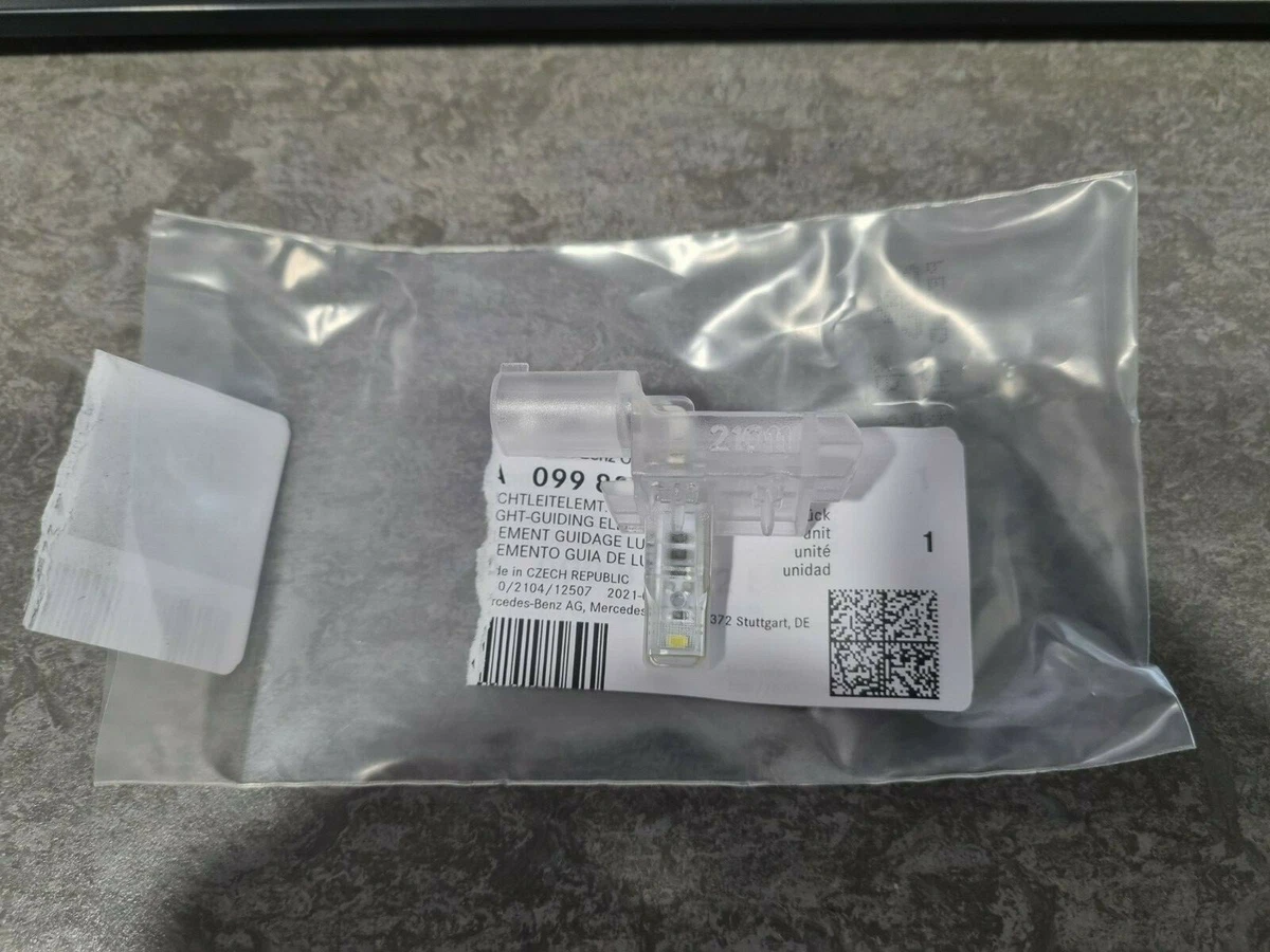 GENUINE MERCEDES BENZ REPLACEMENT DOOR HANDLE LEDs DRIVER SIDE  