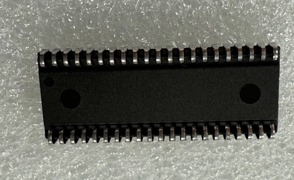Vintage Micro 1x16-60 EDO DRAM IC Chip MT4LC1M16E5DJ-6 SOJ-42pin Low Voltage - Image 2 of 3
