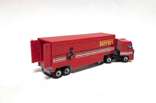 usato! Matchbox DAF 3300 Space Cab Ferrari furgone da corsa rosso scala 1:86 - Foto 2 di 2