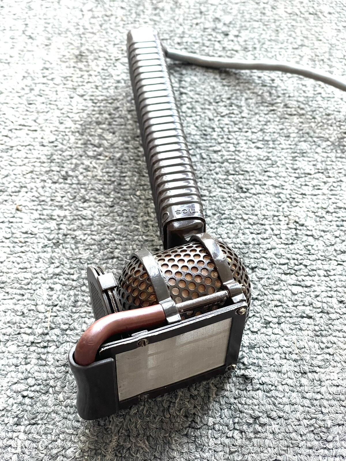 Coles Electroacoustics 4104 Noise Canceling Lip / Ribbon Mic Microphone