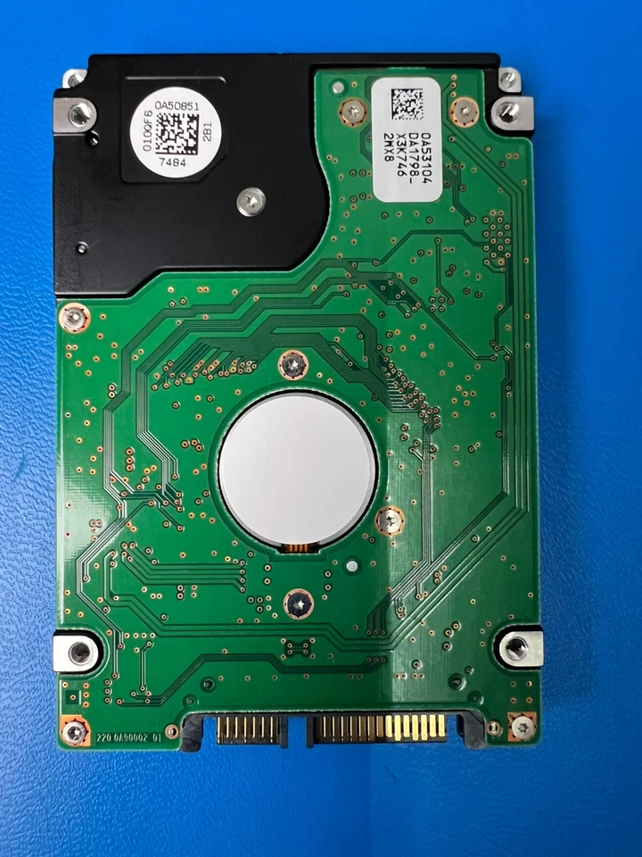 Hitachi 100GB HDD , 7K200-100 , HTS722010K9SA00 5v .8a SATA 7200RPM , 42T1056 - Image 3 of 4