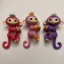 3 Fingerlings Monkeys, Interactive Pet Toy, WowWee, Works, Pink-Purple-Dark Pink
