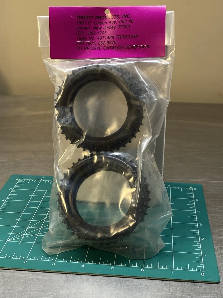Vintage Team Trinity Front 2.2" Pneus Mini Spikes RC - Imagem 4 de 4