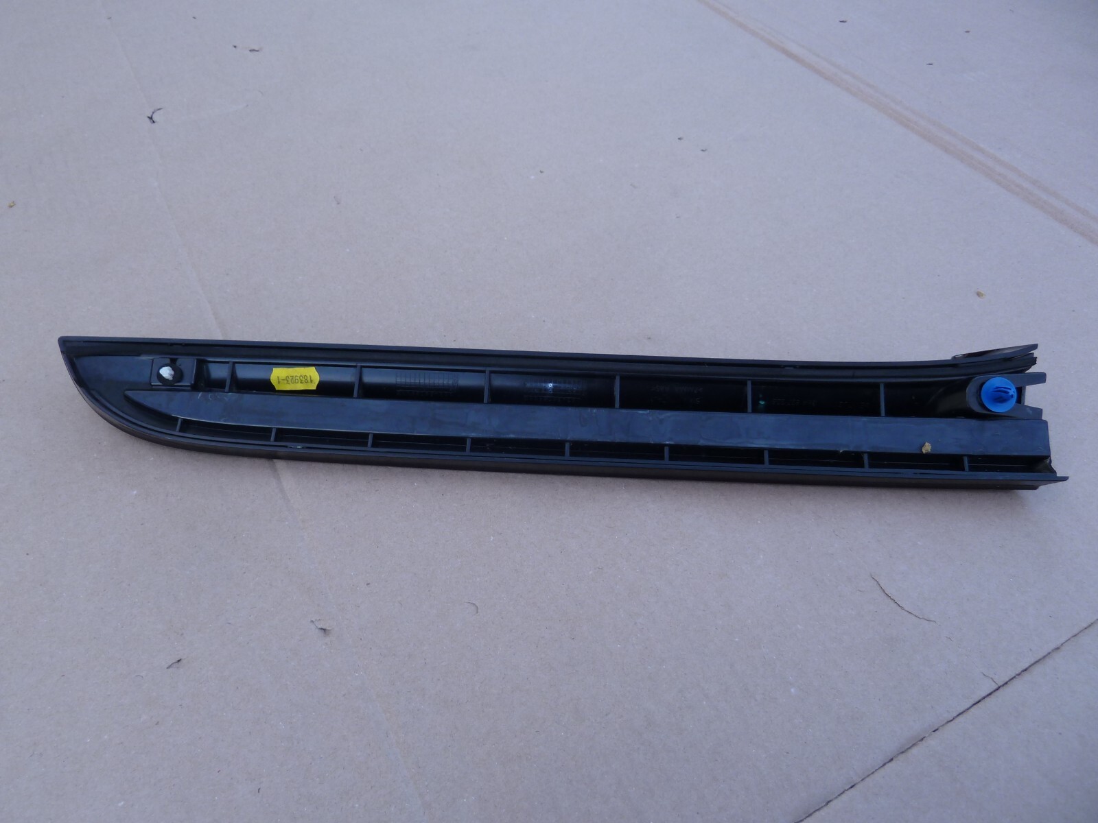 BENTLEY Bentayga Drivers Side Left Rear Back Glass Edge Molding Trim Garnish
