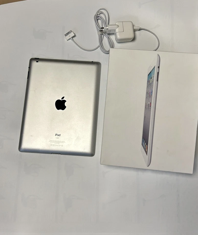 Apple iPad 2. Generation, weiß, Höhe: 24 cm & Breite: 18 cm, Foto 2 von 5