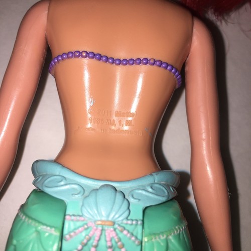 Mattel Disney Princess 2011 La Sirenetta Bagno Bellezza Bambola Ariel - Foto 6 di 6
