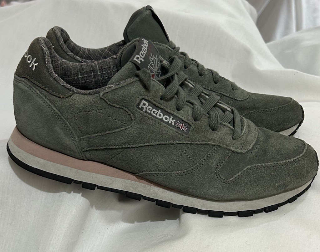 Reebok Women's Classic Sneaker Size 9 thumbnail 6