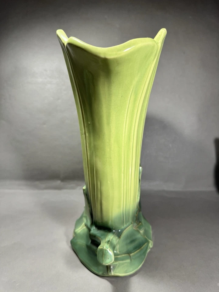 Vintage McCoy Tall Fan Vase Green 1950’s Large  Art Deco Tulip - Image 4 of 4