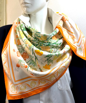 HERMES OEillets sauvages et autres Caryophyllees Carre 90 Silk Scarf Orange 7203