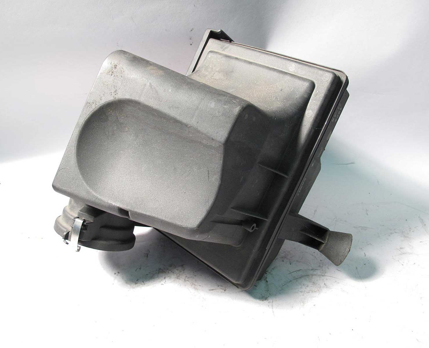 BMW Z3 2.3 2.8 M52TU Air Filter Housing Box Intake Muffler Air Cleaner 1999-2000