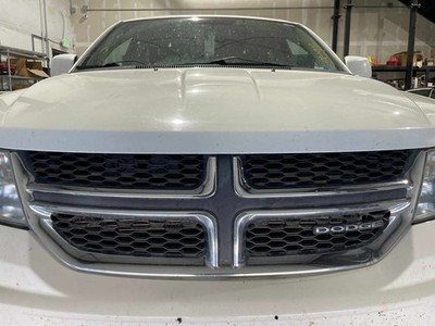 11-20 Journey Grille center upper chrome