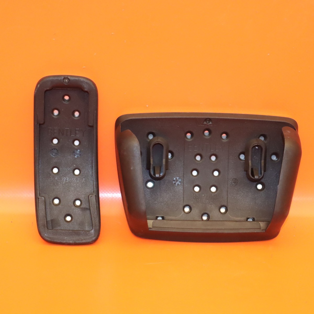 BENTLEY BENTAYGA GAS PEDAL TRIM SET 2016 2017 2018 2019 2020 36B723173A OEM