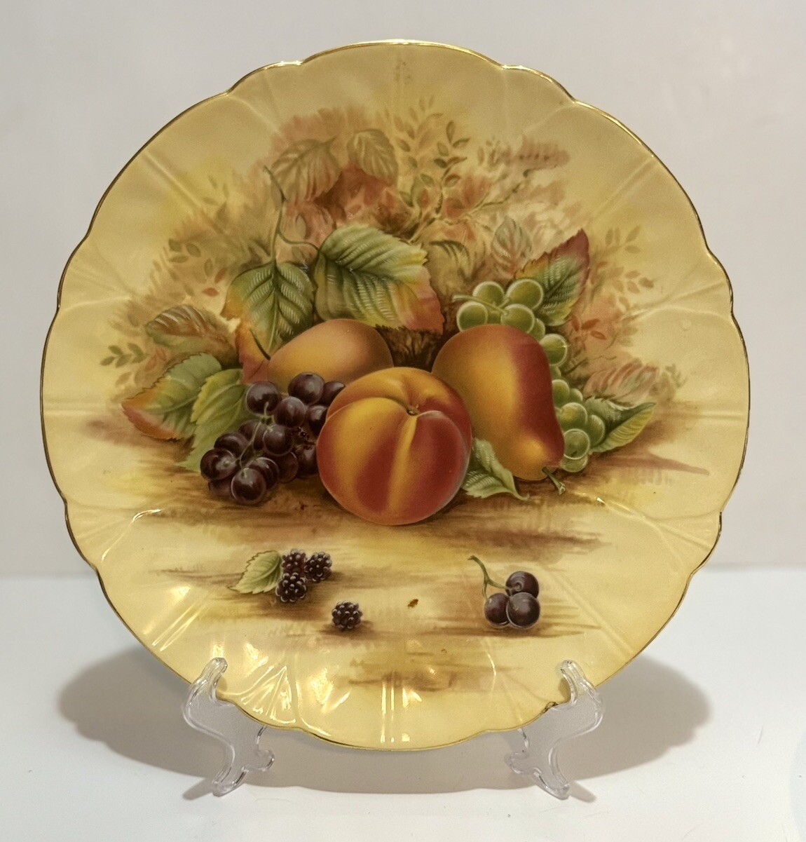 Aynsley England Bone China Gold Orchard Gold Dinner Plate Fruit Grapes 10.5