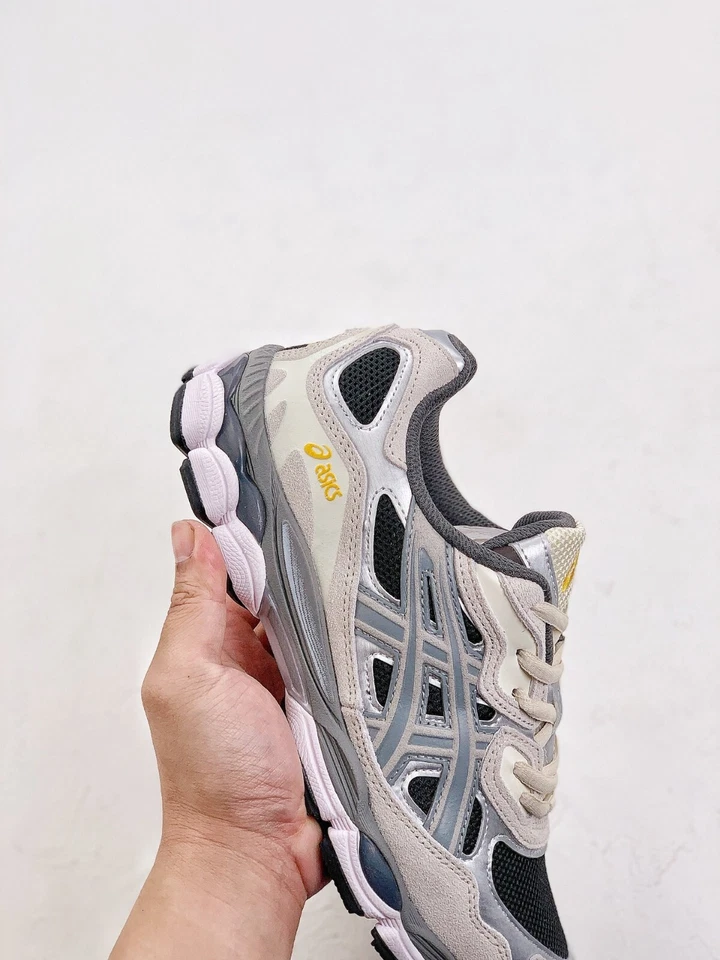 Asics Hombre Talla GEL-NYC 1201A789-001 Foto 3 de 4