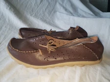 SOCOFY LOSTISY BROWN LEATHER FLORAL FLOWER CUTOUTS FLAT LOAFER SANDAL SHOE 42 11