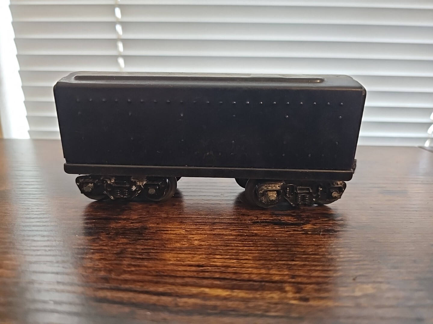 LIONEL O/O-27 Metal Steam Locomotive Tender  Black, PRE WAR?