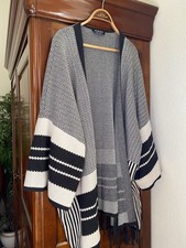 Hochwertiger Strick Cape Mit Fransen, Ethno-Stil, Marke Verpass, One-size