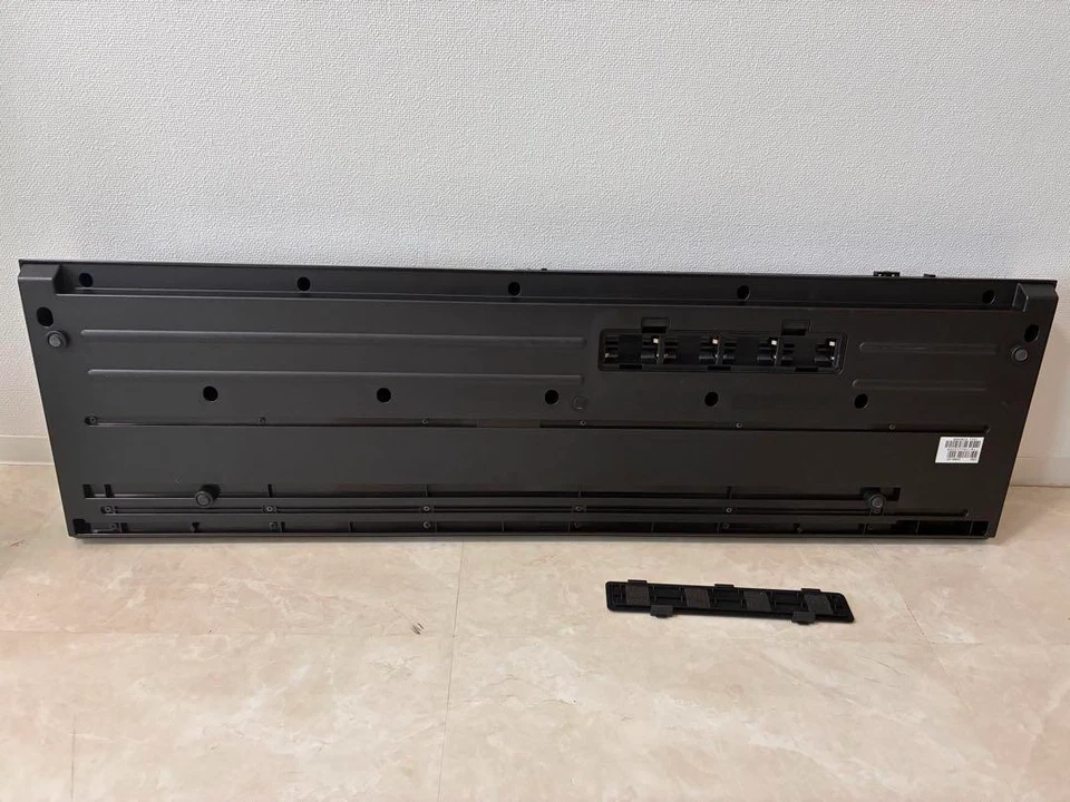 ①Used Roland Juno-Di Portable 61-key Mobile Synthesizer Black keyboard - Image 4 of 4