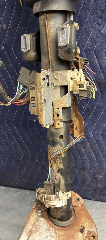 84-89 Chevy GMC K5 Blazer Jimmy Suburban Non Tilt A/T Steering Column Assembly - Image 4 of 4