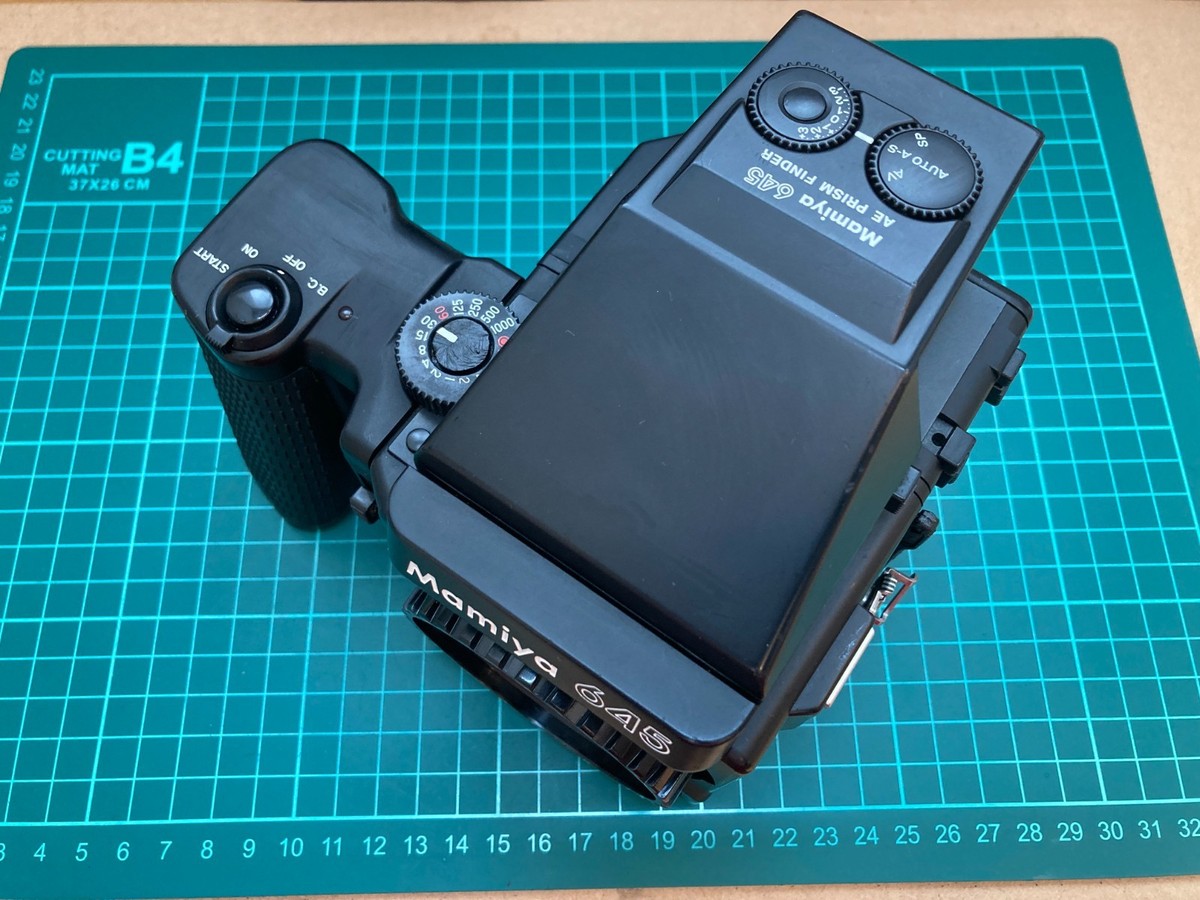 Mamiya M645 ボディ 完動 おまけAE Finder付 Read![Near MINT] Mamiya M645 Super Body + AE Finder + Film